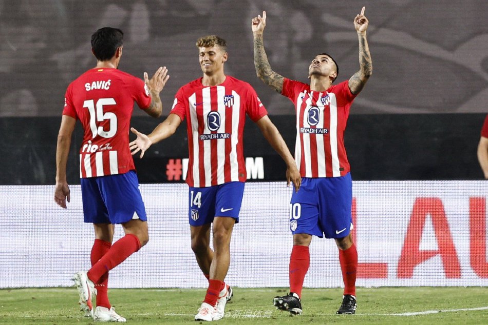 球打法著称 球打法著称