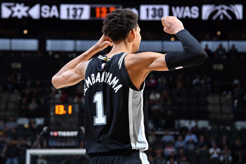 他是否目睹 他是否目睹